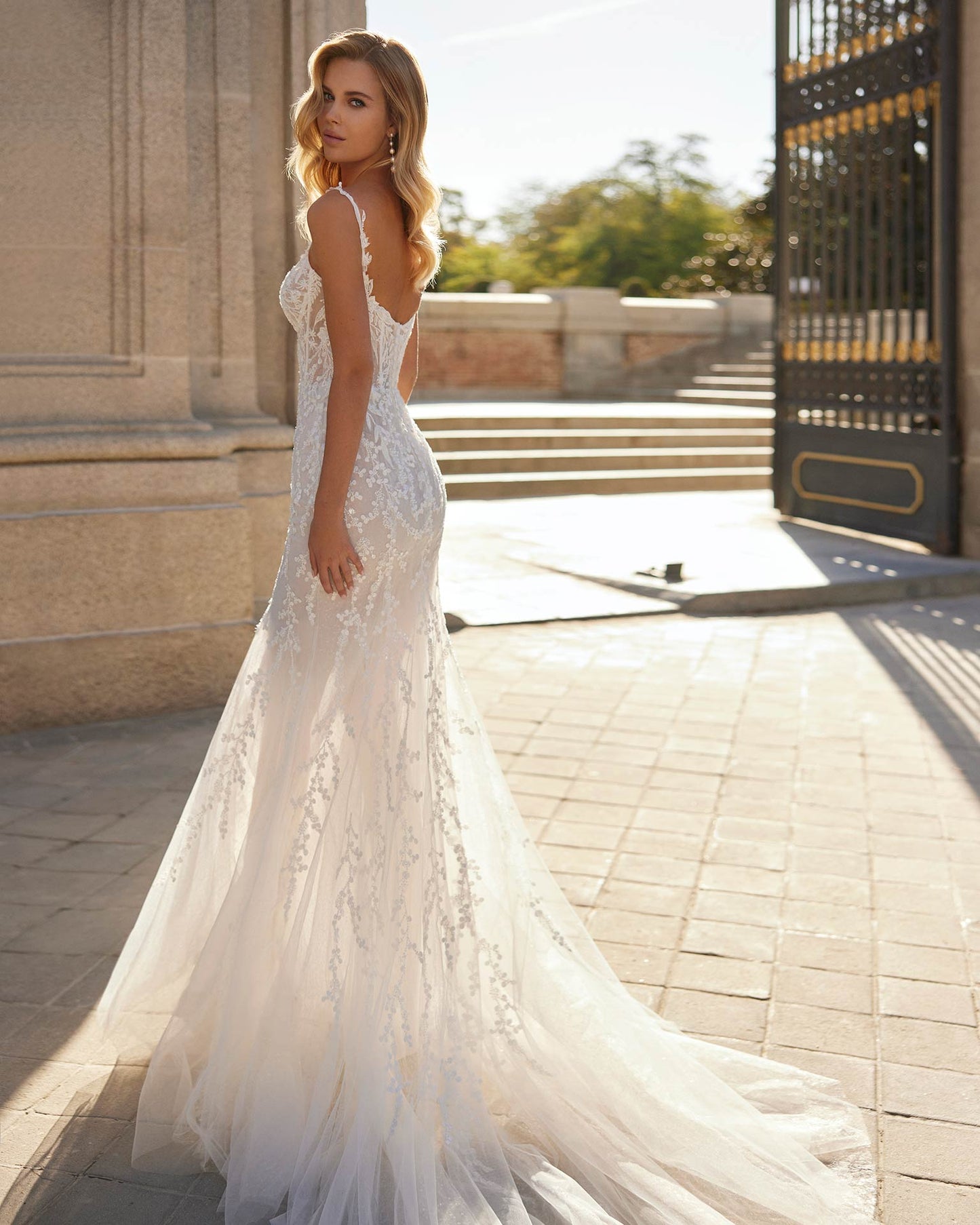 SARENT LUNA NOVIAS